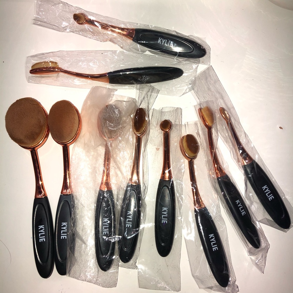 NEW kylie jenner makeup brushes